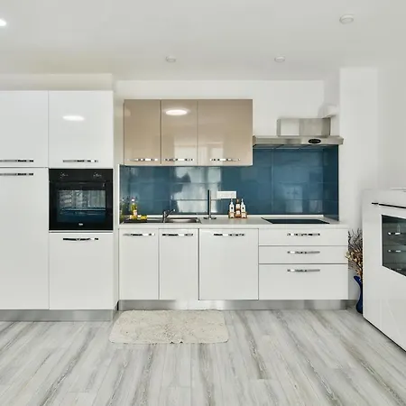 Apartment Central Designer Flat With Parking Sunbath Terrace