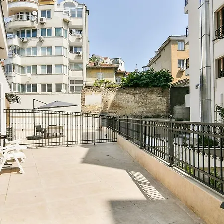 Central Designer Flat With Parking Sunbath Terrace