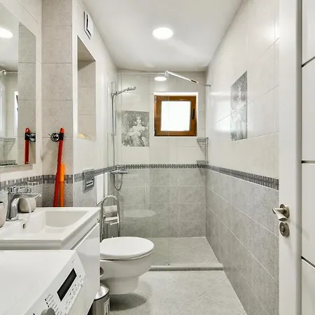 Apartment Central Designer Flat With Parking Sunbath Terrace *